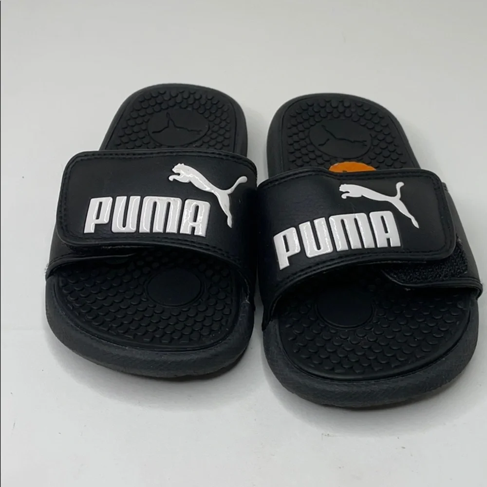 Pumas Kids Slides Size 11 black‎